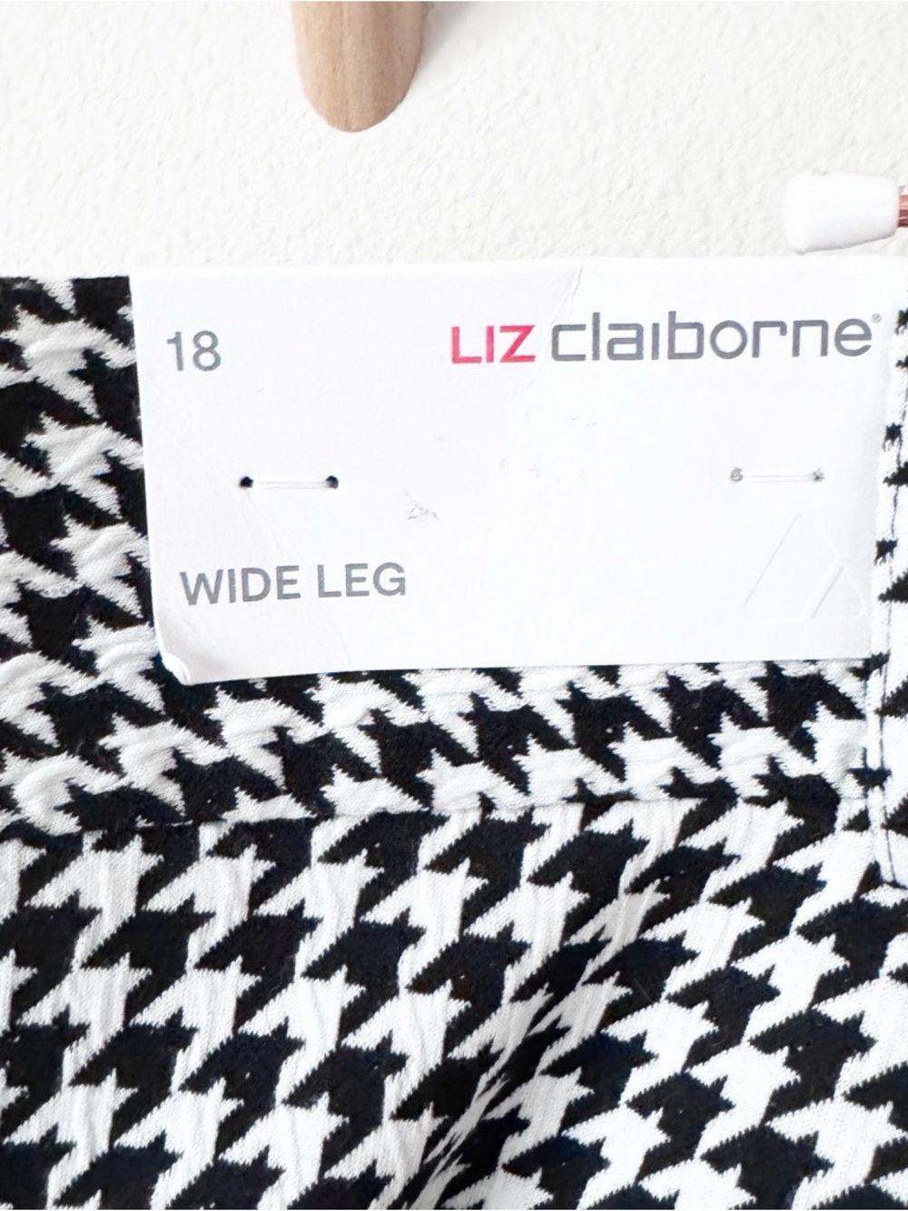 Liz Claiborne Black and White Houndstooth Wide Leg Dress Pants - Picture 2 of 11